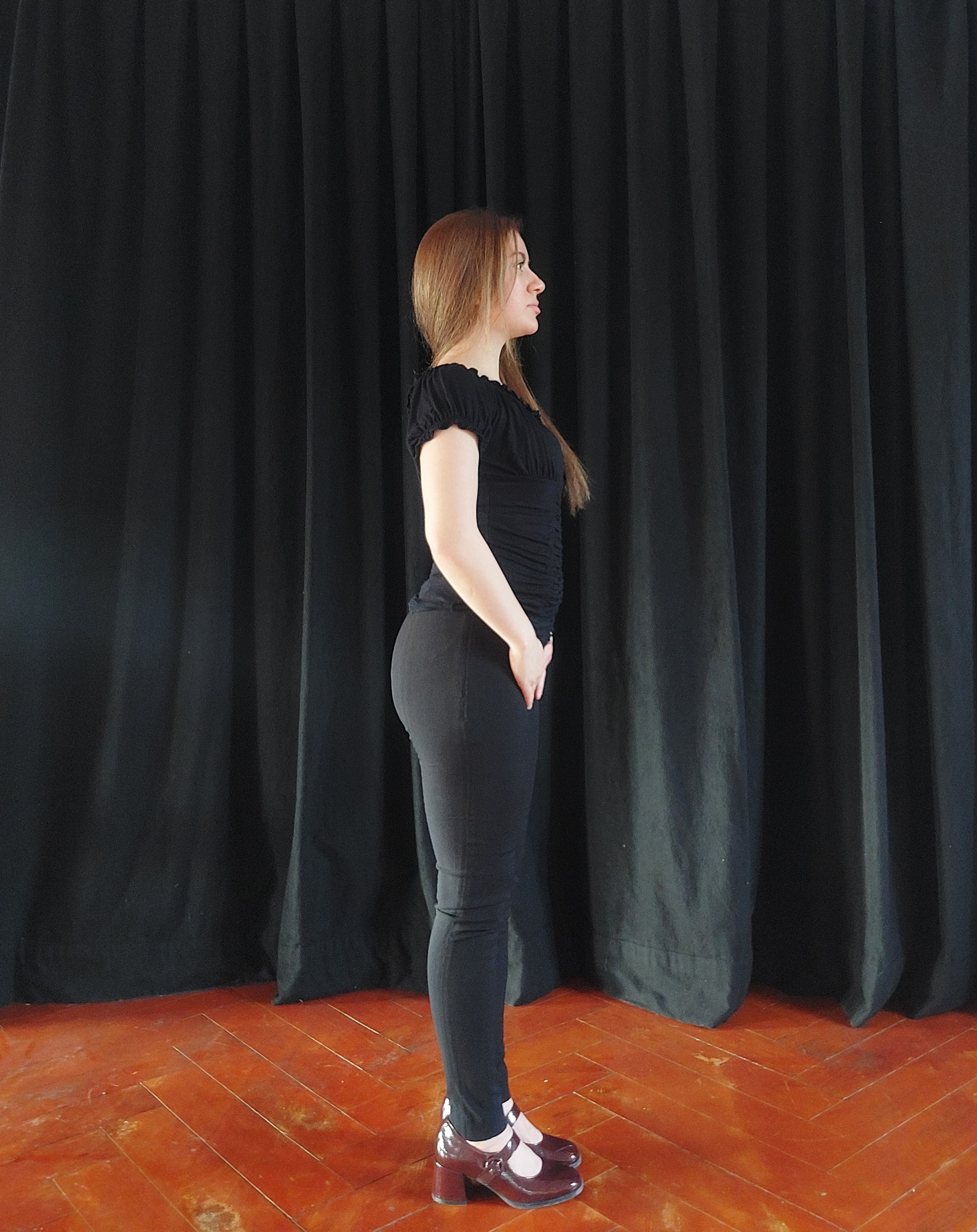 Beatriz Suellen — profile digital, full body
